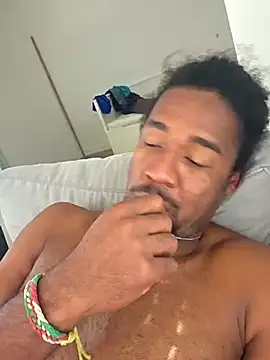 cracha online show from 09/29/25, 12:10