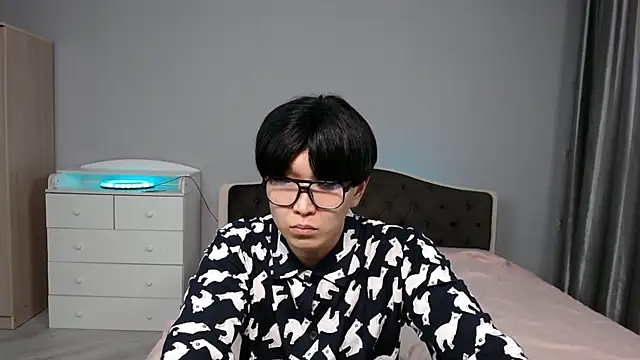 Snapshot of KaiChicken chatting on 12/02/25, 08:04 KaiChicken online show from 12/02/25, 08:04