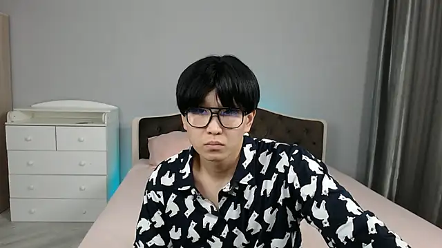 Snapshot of KaiChicken chatting on 12/04/25, 01:04 KaiChicken online show from 12/04/25, 01:04