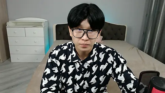 Snapshot of KaiChicken chatting on 12/04/25, 09:34 KaiChicken online show from 12/04/25, 09:34