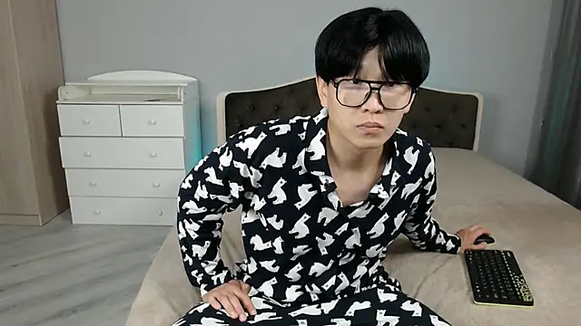 Snapshot of KaiChicken chatting on 12/05/25, 09:40 KaiChicken online show from 12/05/25, 09:40