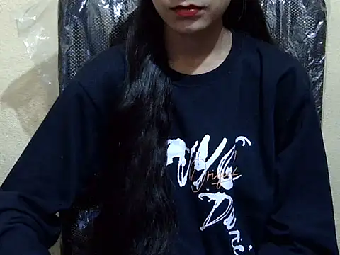 Snapshot of Shazi_1 chatting on 11/08/25, 02:28 Shazi 1 online show from 11/08/25, 02:28