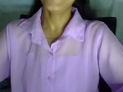 Snapshot of Shazi_1 chatting on 04/15/26, 01:40 Shazi 1 online show from 04/15/26, 01:40