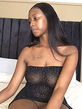 Snapshot of Sirah1 chatting on 02/13/26, 01:51 Sirah1 online show from 02/13/26, 01:51