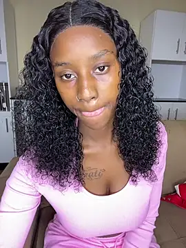 Snapshot of Sirah1 chatting on 04/15/26, 11:17 Sirah1 online show from 04/15/26, 11:17