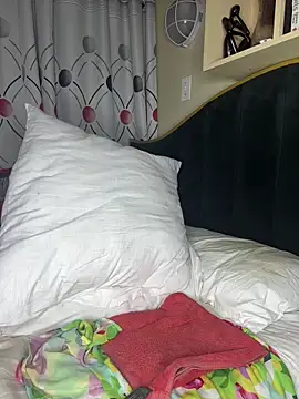 Snapshot of CynnxxxBarb chatting on 12/19/25, 02:40 CynnxxxBarb online show from 12/19/25, 02:40