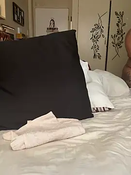 Snapshot of CynnxxxBarb chatting on 02/04/26, 06:19 CynnxxxBarb online show from 02/04/26, 06:19