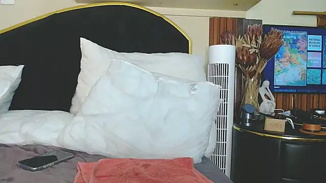 Snapshot of CynnxxxBarb chatting on 03/06/26, 08:38 CynnxxxBarb online show from 03/06/26, 08:38