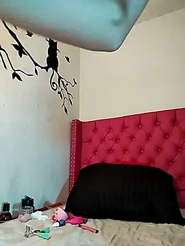 Snapshot of Valentina_Squirt- chatting on 11/12/25, 09:10 Valentina Squirt- online show from 11/12/25, 09:10