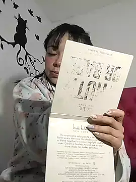 Snapshot of Valentina_Squirt- chatting on 11/20/25, 09:20 Valentina Squirt- online show from 11/20/25, 09:20