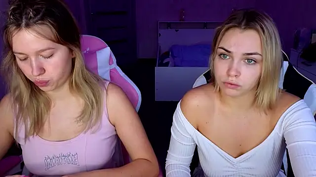 stefany and bettany online show from 11/03/25, 01:12