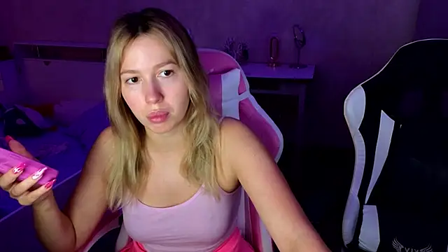 stefany and bettany online show from 11/13/25, 11:42