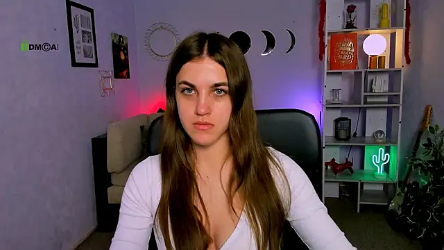Snapshot of lina_fox12 chatting on 04/24/26, 12:18 lina fox12 online show from 04/24/26, 12:18