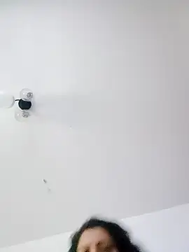 Snapshot of julietta_maxi chatting on 10/13/25, 07:36 julietta maxi online show from 10/13/25, 07:36