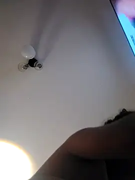 Snapshot of julietta_maxi chatting on 10/19/25, 01:39 julietta maxi online show from 10/19/25, 01:39