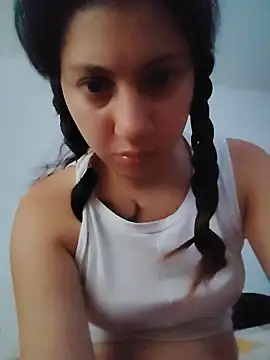 Snapshot of julietta_maxi chatting on 10/21/25, 07:03 julietta maxi online show from 10/21/25, 07:03