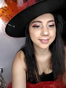 Snapshot of julietta_maxi chatting on 10/25/25, 08:25 julietta maxi online show from 10/25/25, 08:25