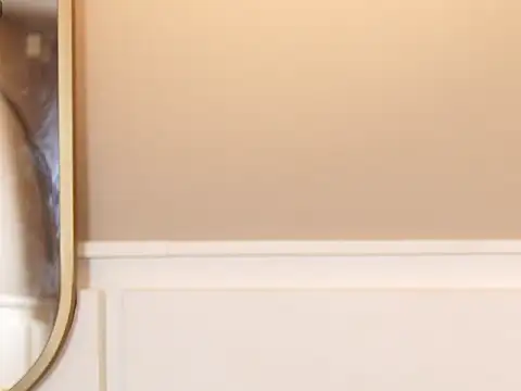 Roxy Vega online show from 10/09/25, 12:36