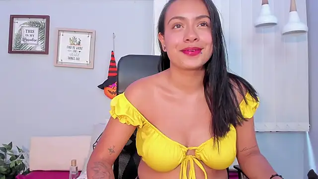 Snapshot of Lilo_Rose chatting on 10/21/25, 07:36 Lilo Rose online show from 10/21/25, 07:36