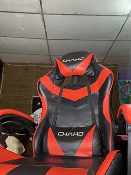 Snapshot of alessandro290 chatting on 11/14/25, 05:06 alessandro290 online show from 11/14/25, 05:06