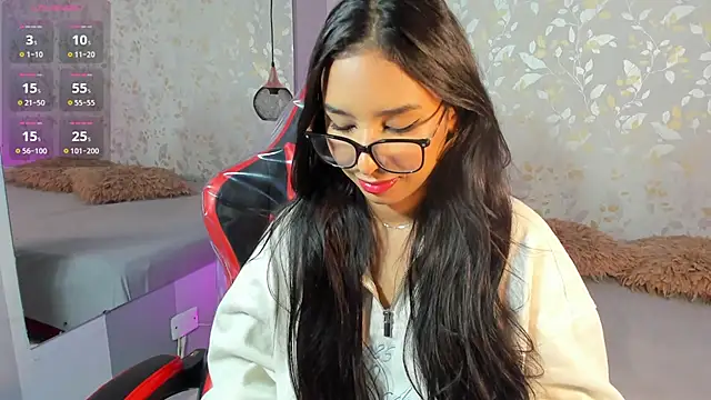 Snapshot of Luciaoregon chatting on 10/22/25, 12:49 Luciaoregon online show from 10/22/25, 12:49