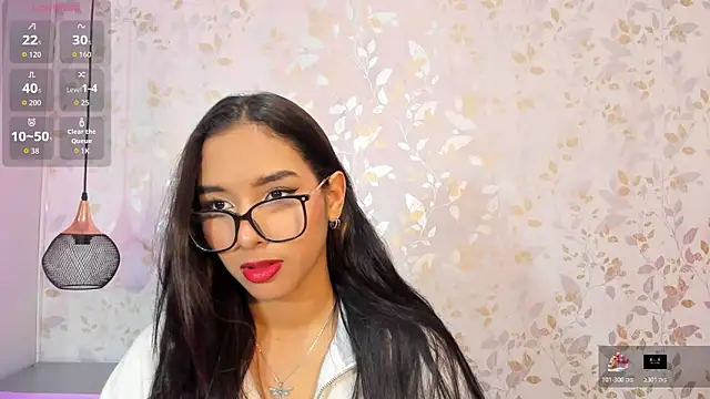 Snapshot of Luciaoregon chatting on 11/03/25, 12:50 Luciaoregon online show from 11/03/25, 12:50