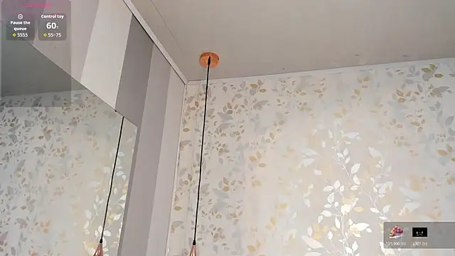 Snapshot of Luciaoregon chatting on 11/08/25, 01:11 Luciaoregon online show from 11/08/25, 01:11