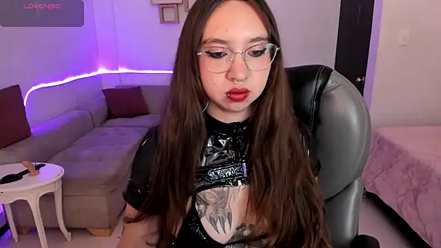 Scarlett  Cooper   online show from 11/15/25, 12:34