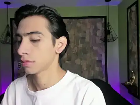 uyukie online show from 10/02/25, 12:34