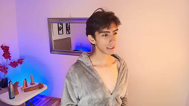 uyukie online show from 10/07/25, 12:13