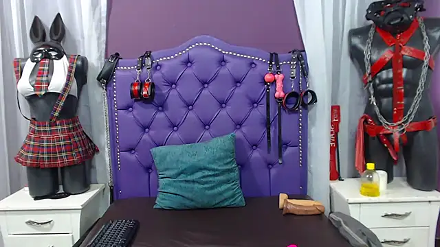 Sophie-dbs online show from 11/16/25, 09:53