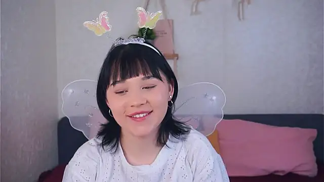 EviaVanveen online show from 11/25/25, 07:41