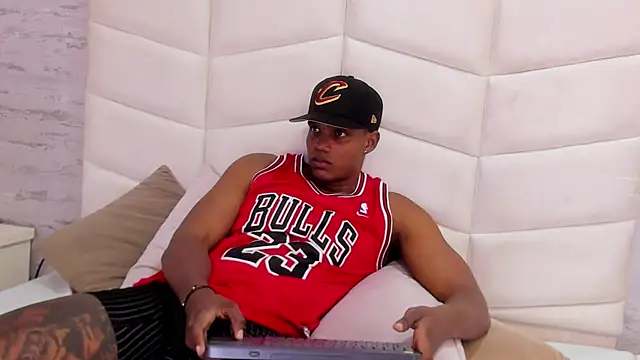 jax black online show from 11/12/25, 07:13