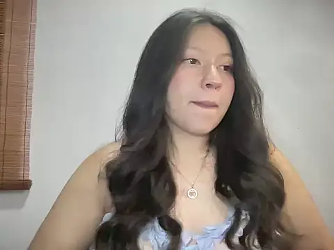 Snapshot of Rachel_James__ chatting on 11/14/25, 11:24 Rachel James online show from 11/14/25, 11:24