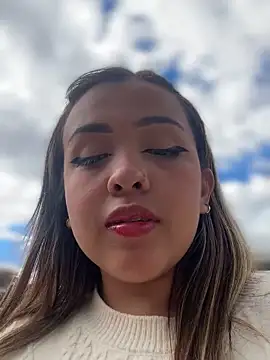 Snapshot of Aura_Kaiser chatting on 11/01/25, 07:49 Aura Kaiser online show from 11/01/25, 07:49