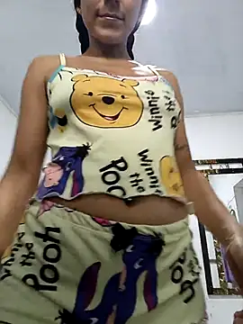 Snapshot of Lucyfoox chatting on 10/20/25, 01:33 Lucyfoox online show from 10/20/25, 01:33