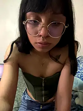 Snapshot of comepitoossss chatting on 10/08/25, 10:18 comepitoossss online show from 10/08/25, 10:18