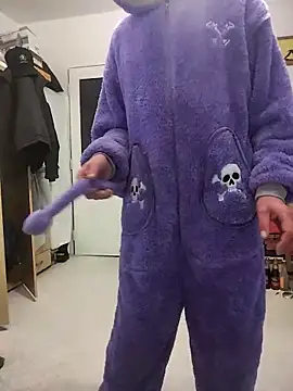 Snapshot of honzinka83 chatting on 04/04/26, 04:48 honzinka83 online show from 04/04/26, 04:48