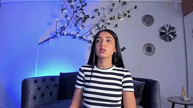 Snapshot of cloe_taylor__ chatting on 11/03/25, 08:10 cloe taylor online show from 11/03/25, 08:10