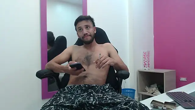 Juan FelipeX01 online show from 10/15/25, 03:34