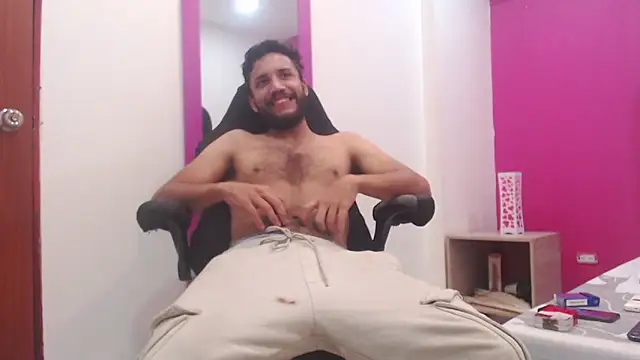 Juan FelipeX01 online show from 11/13/25, 04:06