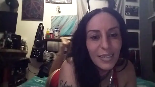 Snapshot of inkdhollow1 chatting on 10/05/25, 03:27 inkdhollow1 online show from 10/05/25, 03:27