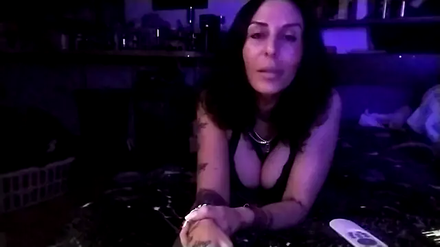 Snapshot of inkdhollow1 chatting on 10/25/25, 03:03 inkdhollow1 online show from 10/25/25, 03:03