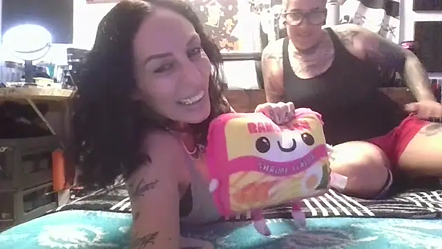 Snapshot of inkdhollow1 chatting on 11/20/25, 03:39 inkdhollow1 online show from 11/20/25, 03:39