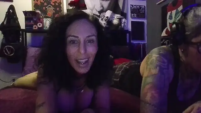 Snapshot of inkdhollow1 chatting on 12/20/25, 06:42 inkdhollow1 online show from 12/20/25, 06:42