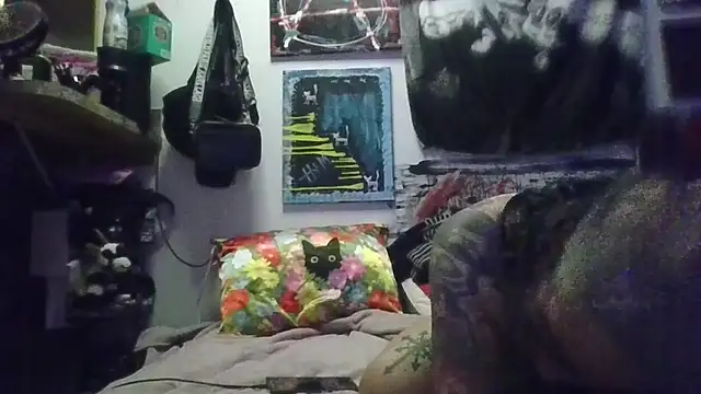 Snapshot of inkdhollow1 chatting on 03/14/26, 04:40 inkdhollow1 online show from 03/14/26, 04:40