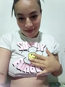 Snapshot of Meloddy__ chatting on 10/12/25, 11:04 Meloddy   online show from 10/12/25, 11:04