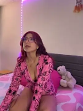 Snapshot of saramooon chatting on 12/01/25, 01:16 saramooon online show from 12/01/25, 01:16