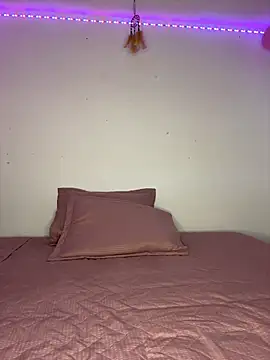 Snapshot of saramooon chatting on 04/20/26, 03:04 saramooon online show from 04/20/26, 03:04