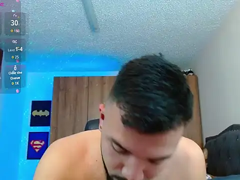 mathewv  online show from 12/05/25, 02:20